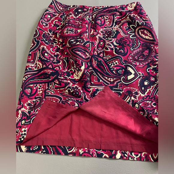 Talbots Pencil Skirt Sz 2 Maroon Magenta Paisley - Picture 3 of 8